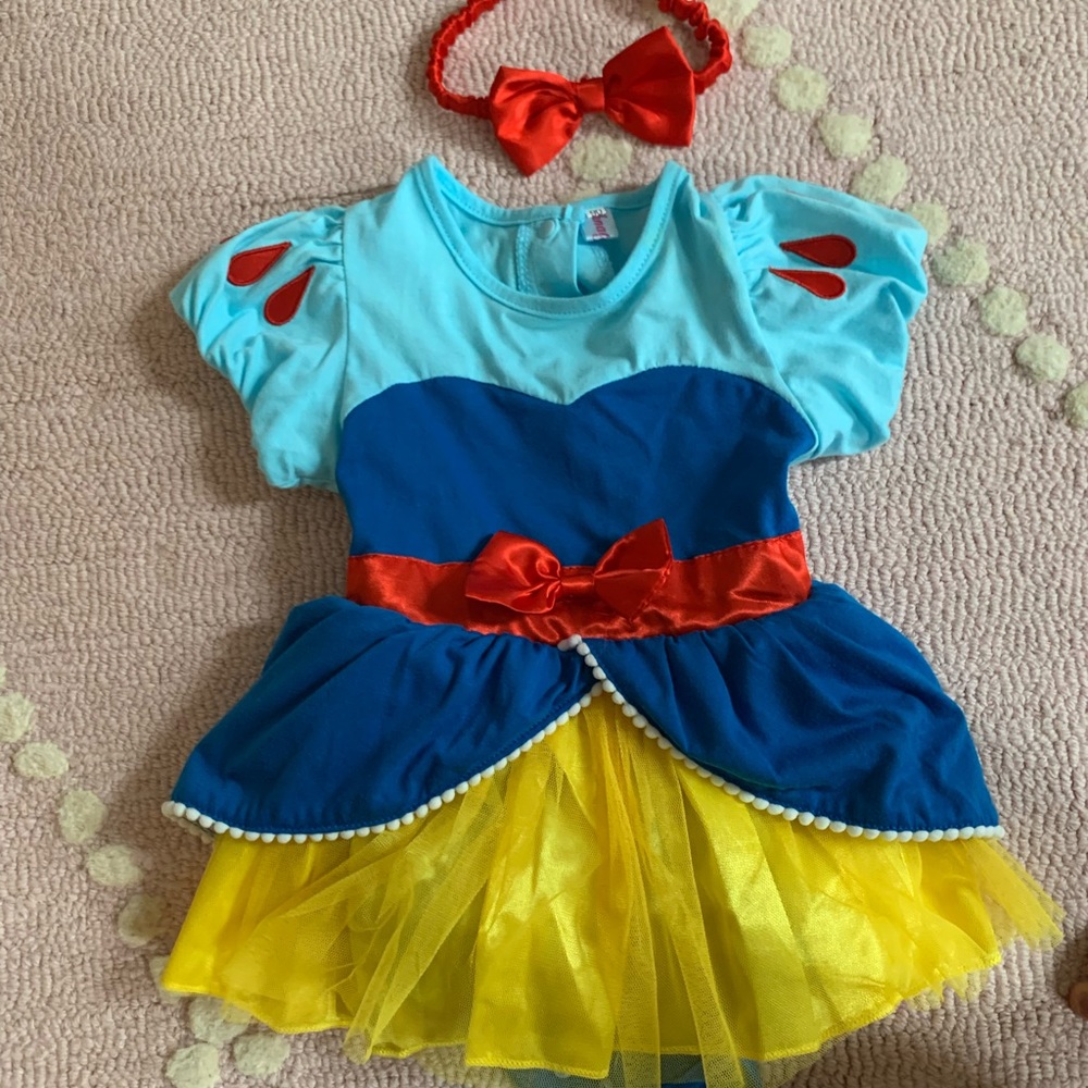 Baby Snow White Halloween costume 9-12 months